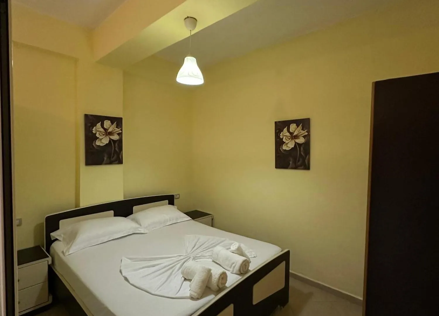 Villa Edi Vlorë