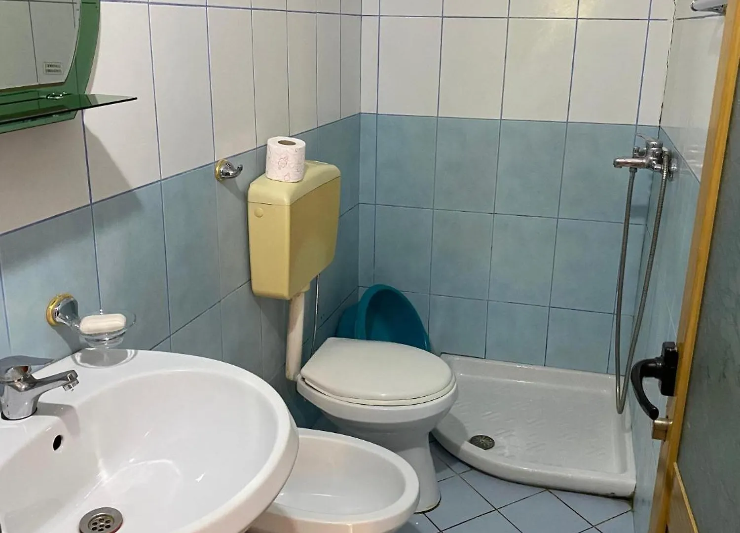 Villa Edi Vlorë